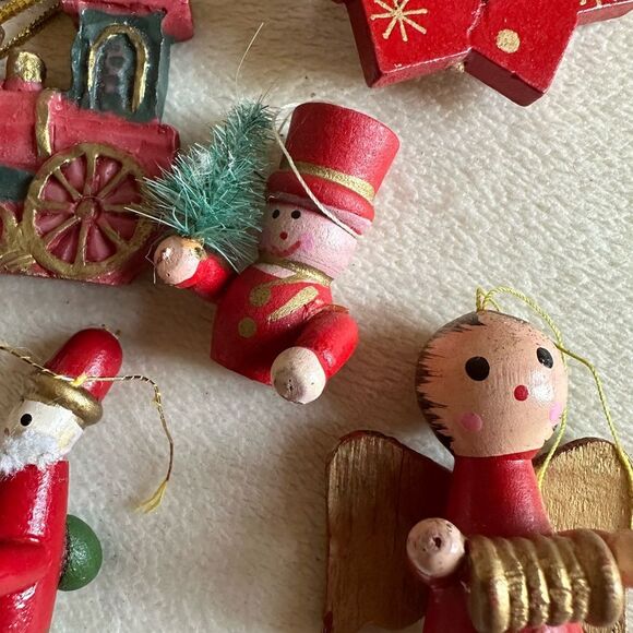 14 wooden (and more) French vintage rustic mini Christmas tree ornaments. - Picture 5 of 5
